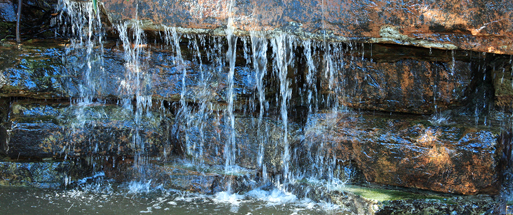 meyer-landscape-water-feature-trickling-close-up